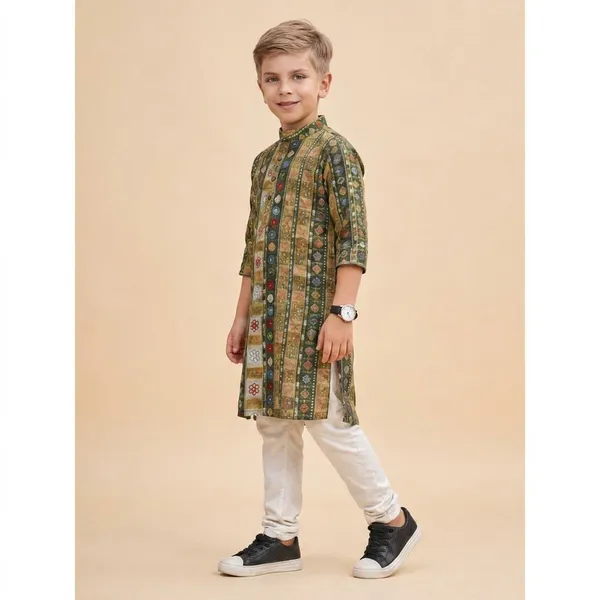 Boys_Ethnic_Kurta_Set_With_Patchwork_Design