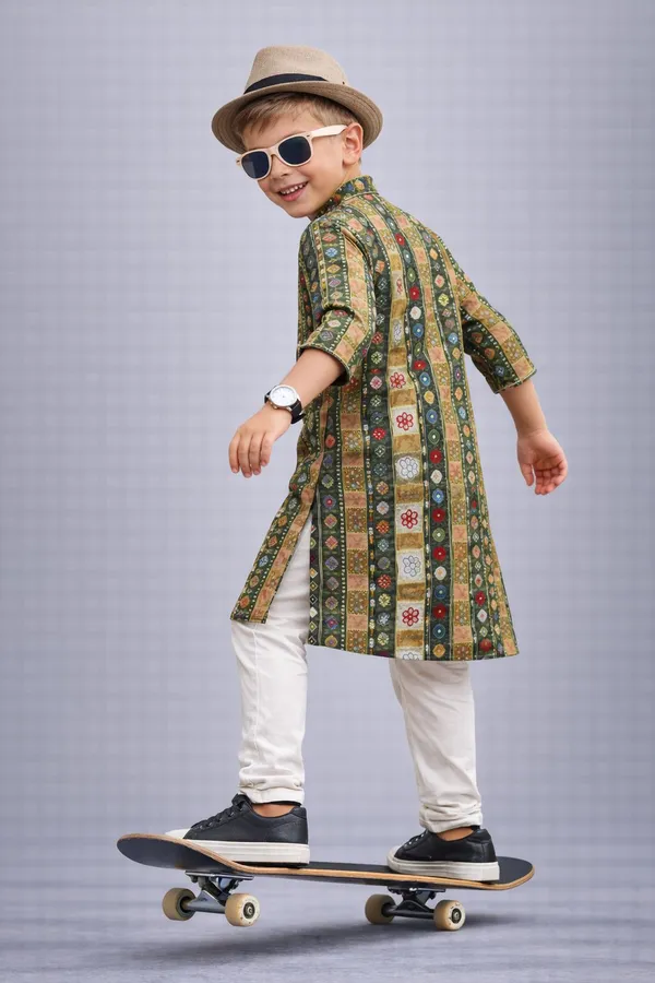 Boys_Ethnic_Kurta_Set_With_Patchwork_Design
