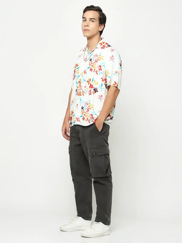 Floral_Touch_Oversized_Viscose_Shirt_100%_Viscose_Oversized_Fit