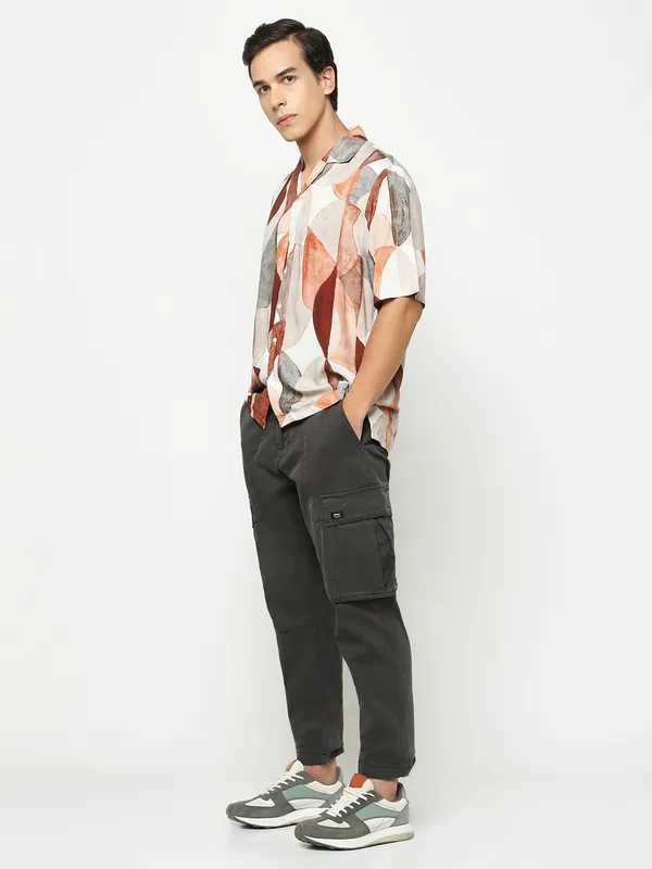 Modern_Bold_Oversized_Viscose_Shirt_100%_Viscose_Oversized_Fit