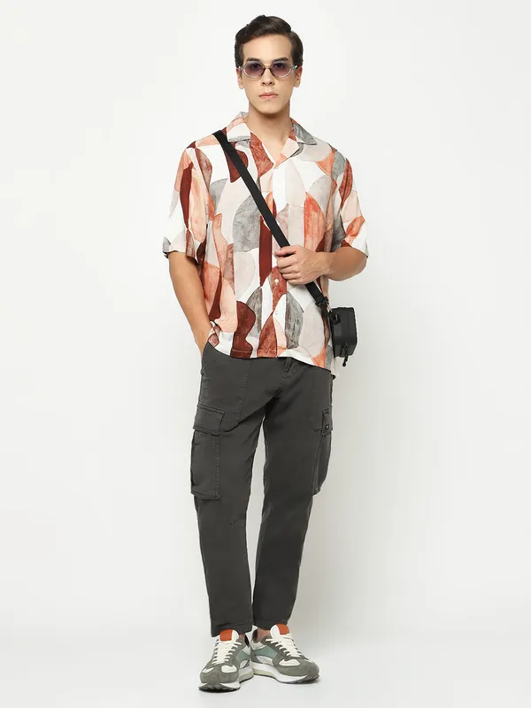 Modern_Bold_Oversized_Viscose_Shirt_100%_Viscose_Oversized_Fit