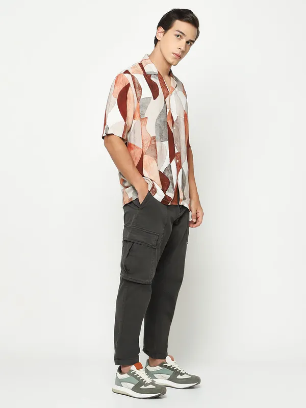 Modern_Bold_Oversized_Viscose_Shirt_100%_Viscose_Oversized_Fit