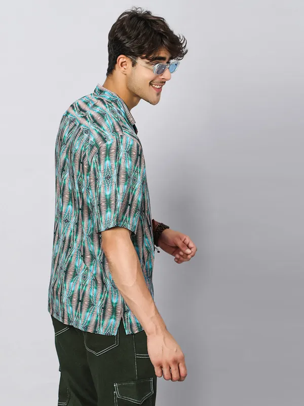 Glitchy_Geometric_Oversized_Viscose_Shirt_100%_Viscose_Oversized_Fit