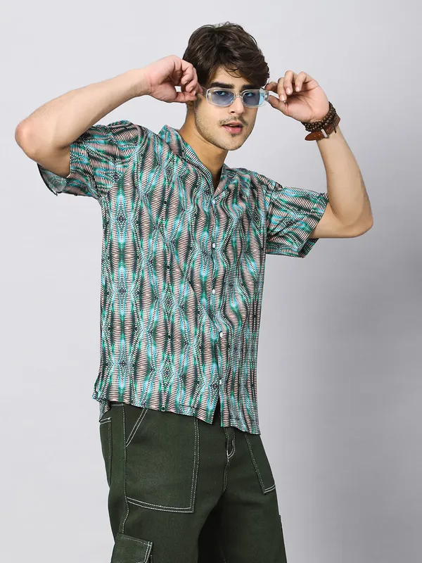 Glitchy_Geometric_Oversized_Viscose_Shirt_100%_Viscose_Oversized_Fit