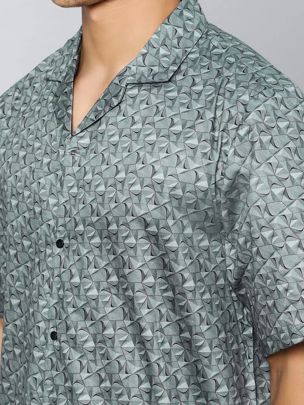 Monochrome_Wave_Oversized_Cotton_Shirt_100%_Cotton_Oversized_Fit