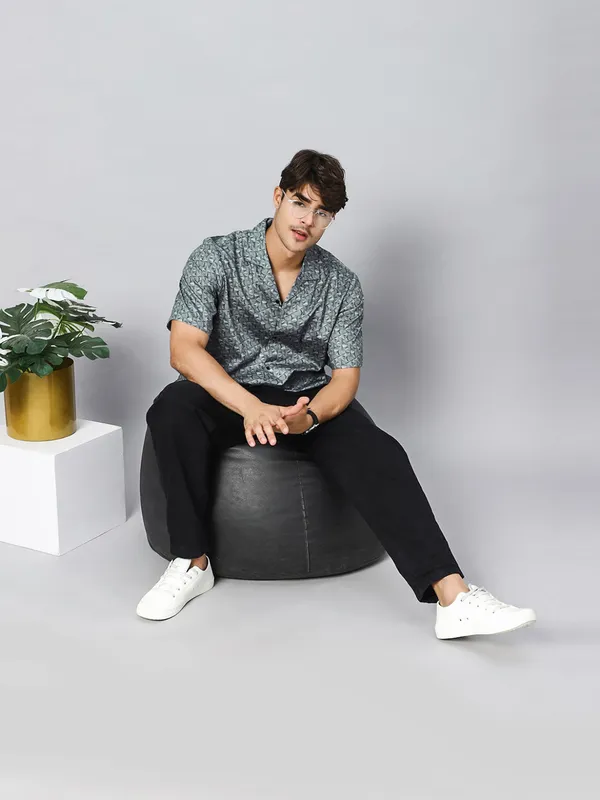Monochrome_Wave_Oversized_Cotton_Shirt_100%_Cotton_Oversized_Fit