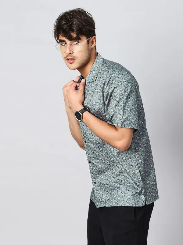 Monochrome_Wave_Oversized_Cotton_Shirt_100%_Cotton_Oversized_Fit