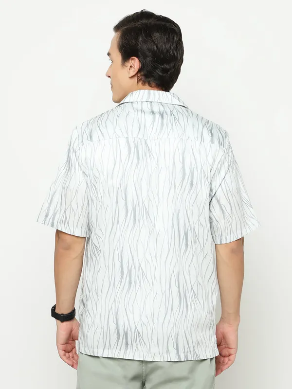 Wavy_Texture_Oversized_Cotton_Shirt_100%_Cotton_Oversized_Fit