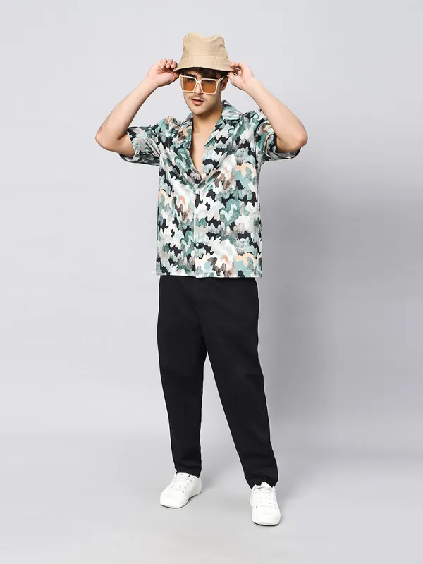 Abstract_Patch_Oversized_Cotton_Shirt_100%_Cotton_Oversized_Fit