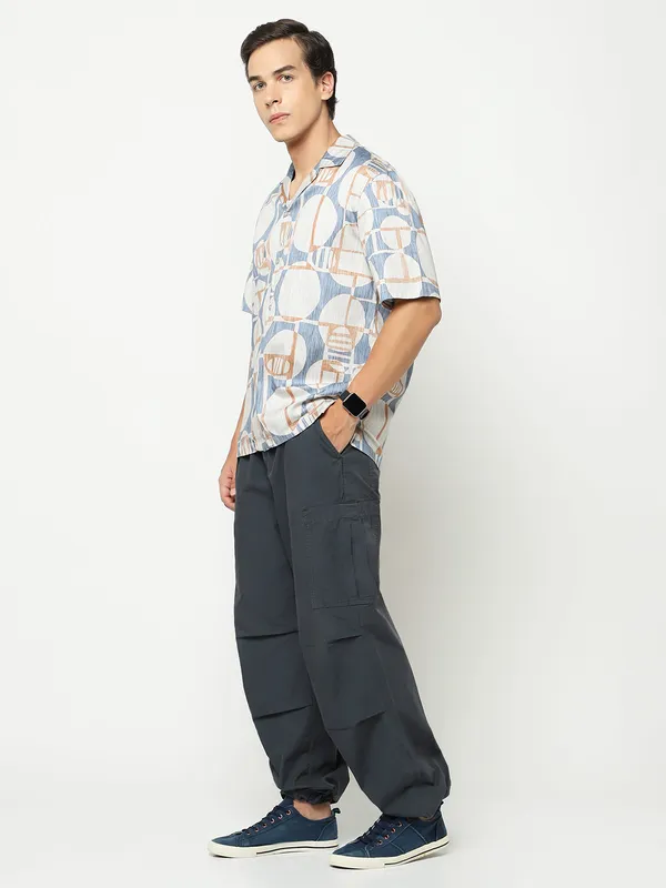 Modern_Geometric_Oversized_Cotton_Shirt_100%_Cotton_Oversized_Fit