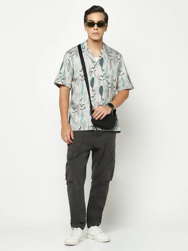 Leaves_Silhouette_Oversized_Cotton_Shirt_100%_Cotton_Oversized_Fit