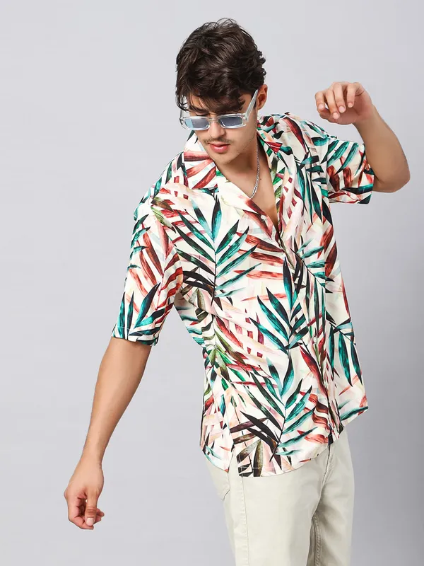 Bold_Leaves_Oversized_Viscose_Shirt_100%_Viscose_Oversized_Fit