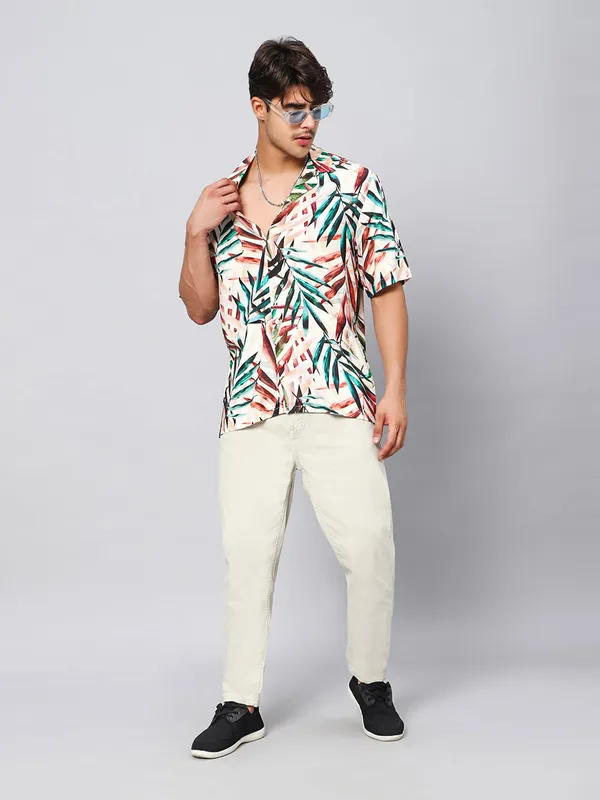 Bold_Leaves_Oversized_Viscose_Shirt_100%_Viscose_Oversized_Fit