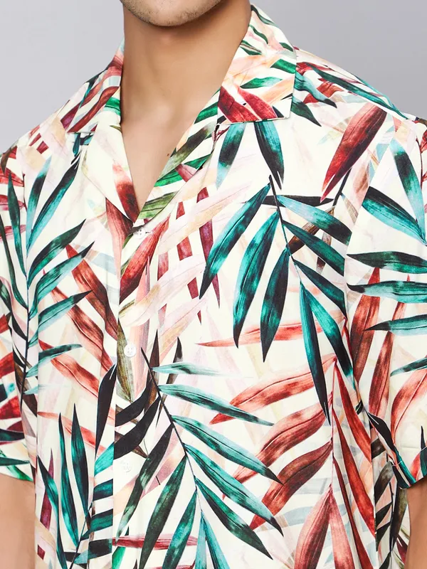 Bold_Leaves_Oversized_Viscose_Shirt_100%_Viscose_Oversized_Fit