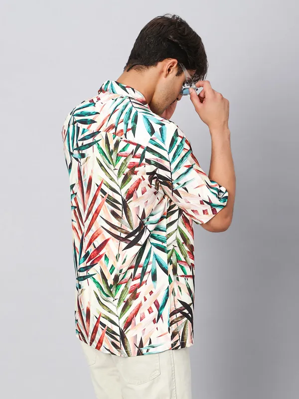 Bold_Leaves_Oversized_Viscose_Shirt_100%_Viscose_Oversized_Fit