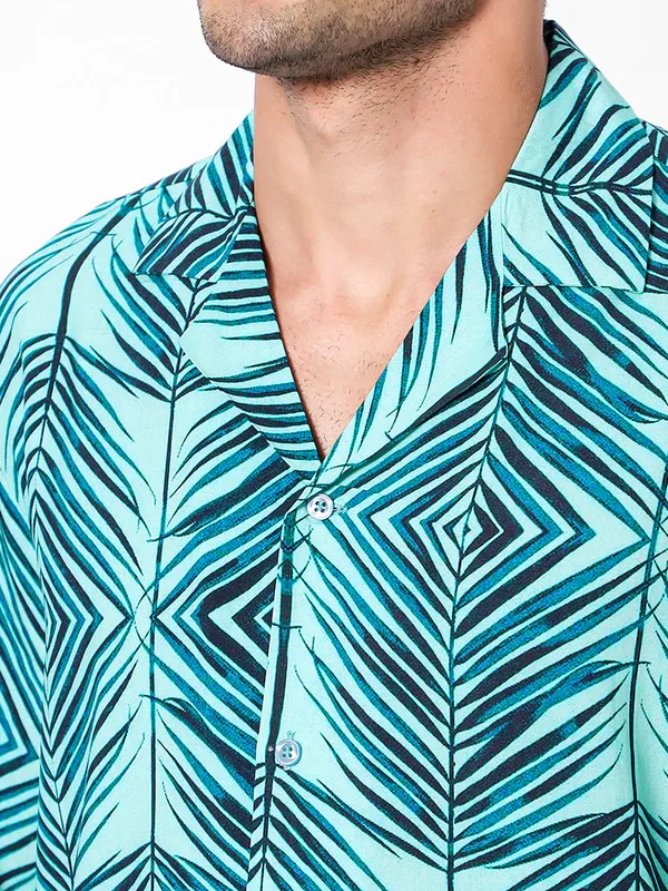 Elegant_Abstract_Leaves_Oversized_Viscose_Shirt_100%_Viscose_Oversized_Fit