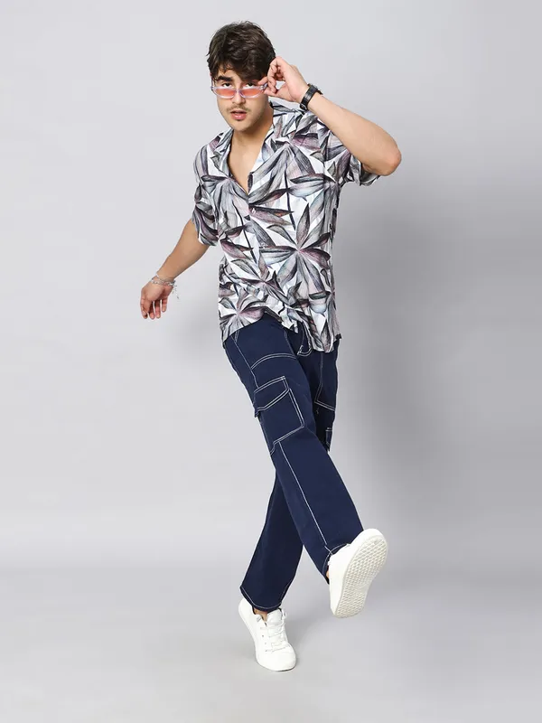 Contemporary_Leaves_Oversized_Viscose_Shirt_100%_Viscose_Oversized_Fit