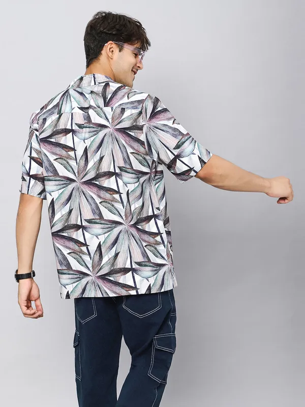 Contemporary_Leaves_Oversized_Viscose_Shirt_100%_Viscose_Oversized_Fit