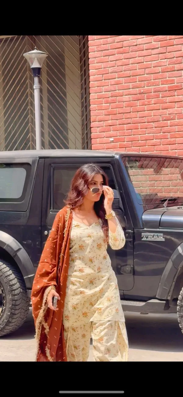 Cream_Cotton_Premium_Kurta_Set_For_Women