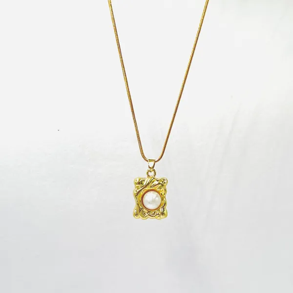 Vintage_Pearl_Pendant_Necklace