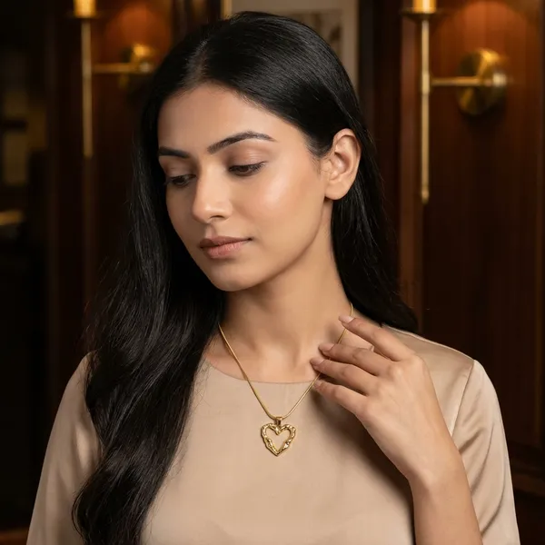 Minimal_Gold_Heart_Pendant_Necklace