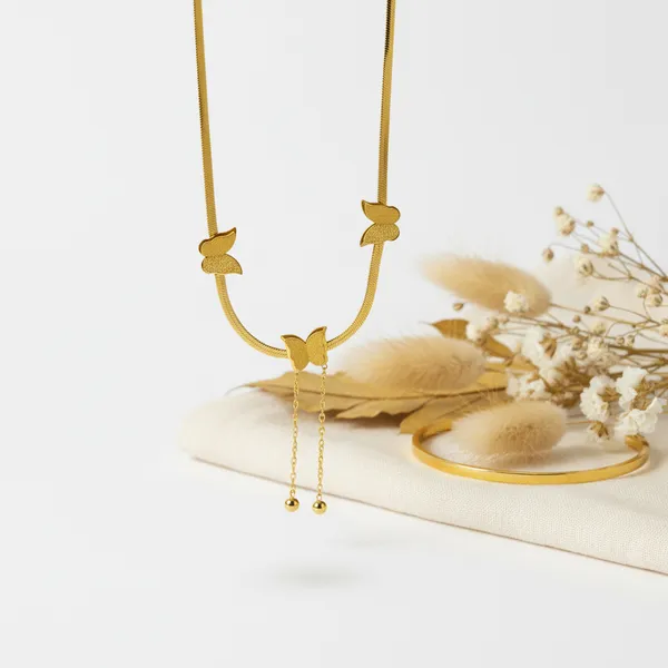Butterfly_Charm_Gold_Necklace