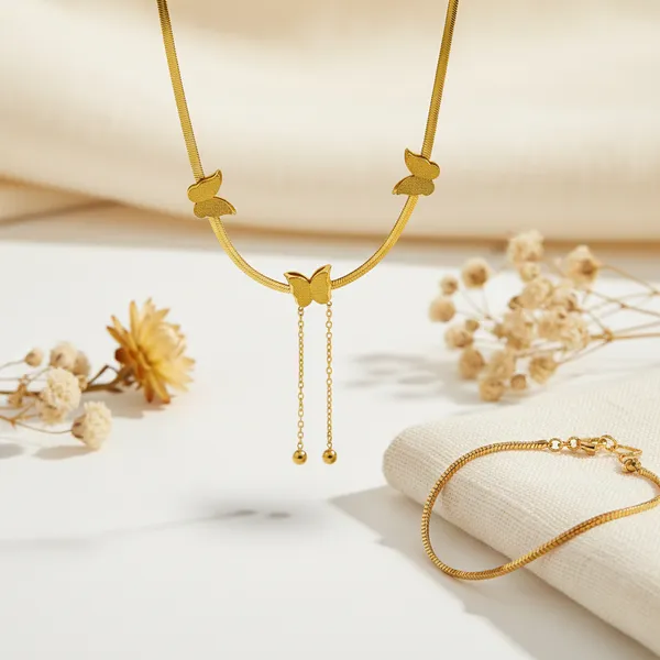 Butterfly_Charm_Gold_Necklace