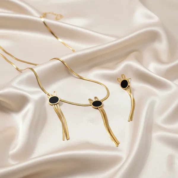 Black_Rabbit_Gold_Jewellery_Set