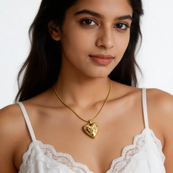 Elegant_Heart_Gold_Pendant