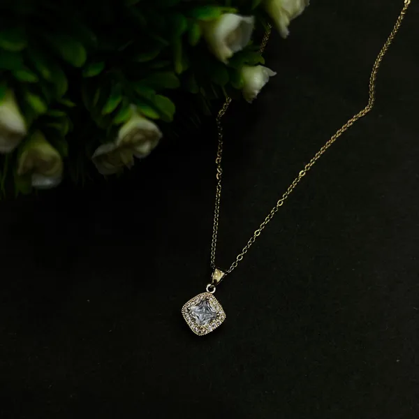 Radiant_Crystal_Square_Pendant