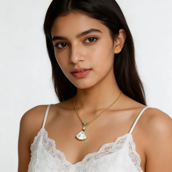 Pearl_Drop_Gold_Pendant
