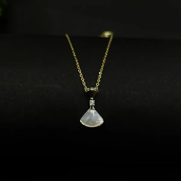 Pearl_Drop_Gold_Pendant