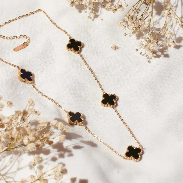 Black_Anti_Tarnish_Clover_Necklace