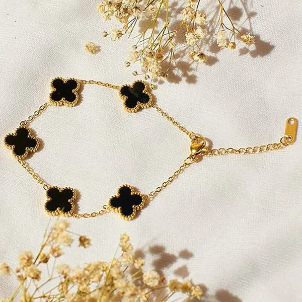 Black_Anti_Tarnish_Clover_Bracelet_For_Girls_And_Women