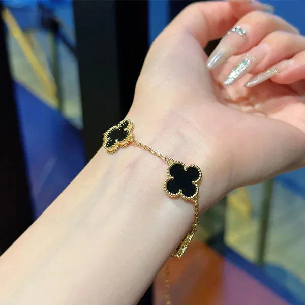 Black_Anti_Tarnish_Clover_Bracelet_For_Girls_And_Women