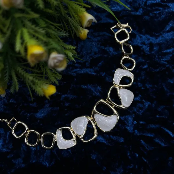 Pearl_Essence_Statement_Bracelet