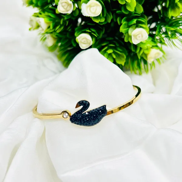 Black_Swan_Gold_Cuff