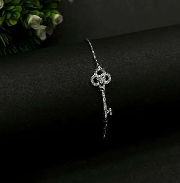 Crystal_Key_Charm_Bracelet