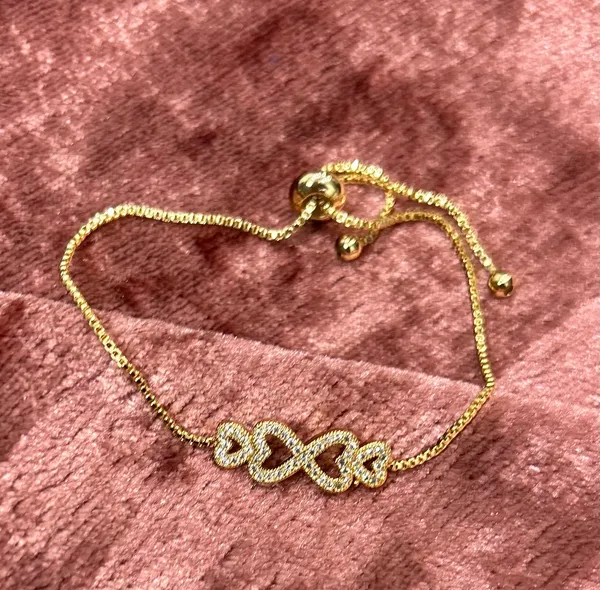 Elegant_Love_Bracelet