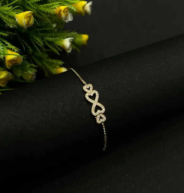 Elegant_Love_Bracelet