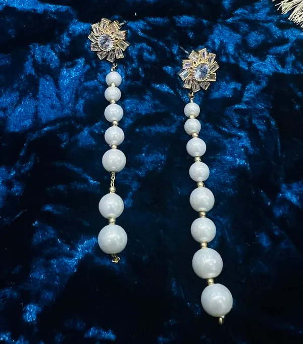 Elegant_Pearl_Vine_Earrings