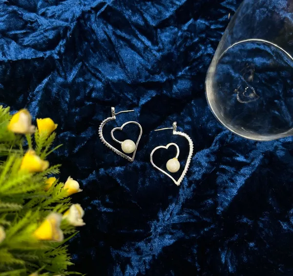 Pearl_Heart_Earrings