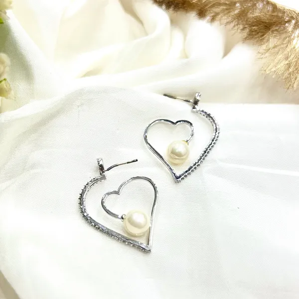Pearl_Heart_Earrings