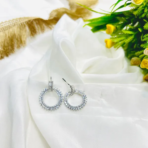 Radiant_Circle_Earrings