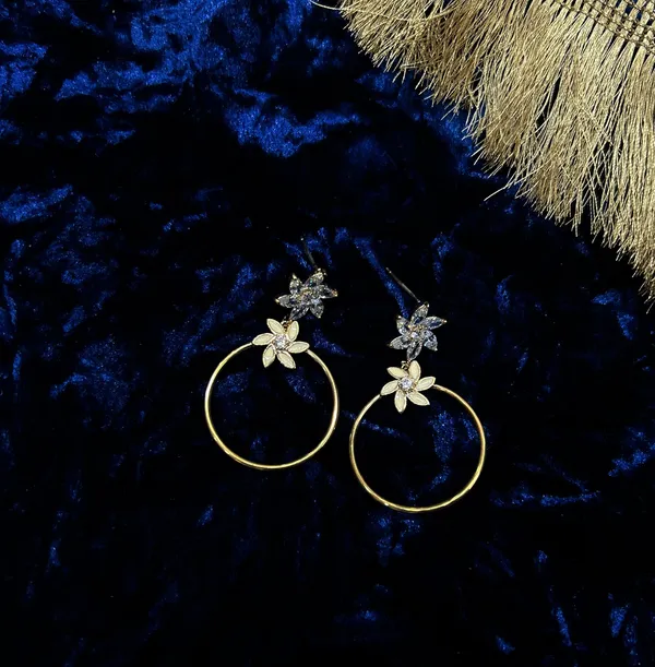 Gold_Flower_Hoop_Earrings
