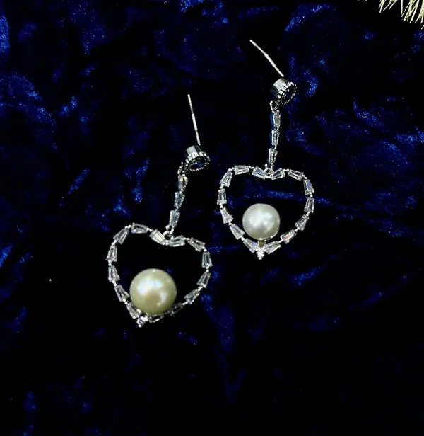 Pearl_Heart_Drop_Earrings