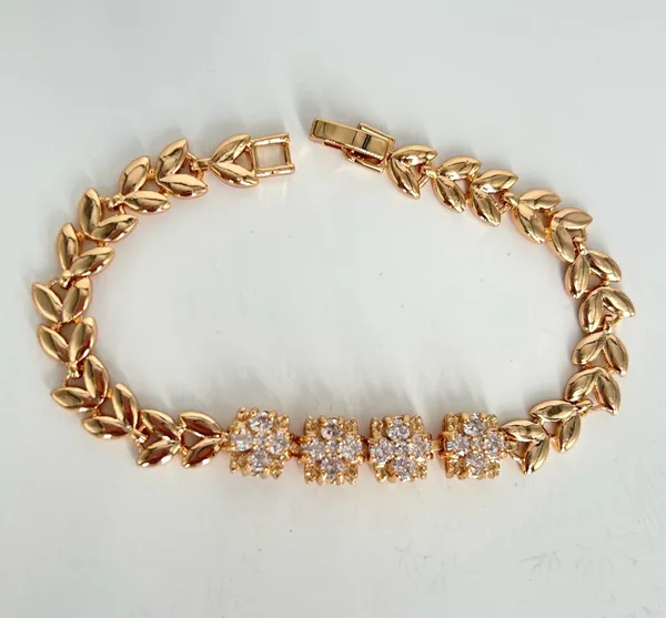 Floral_Luxe_Bracelet