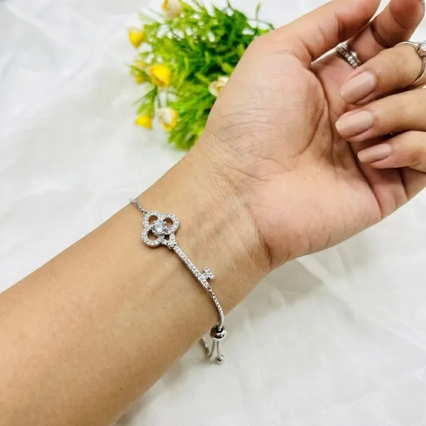 Crystal_Key_Charm_Bracelet