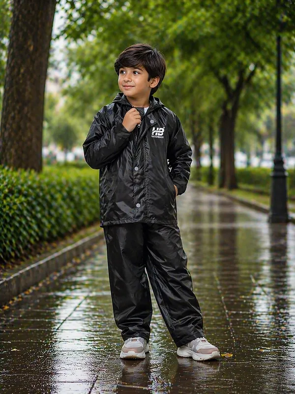 Black_Waterproof_Nylon_Kids_Rain_Suit_For_Kids