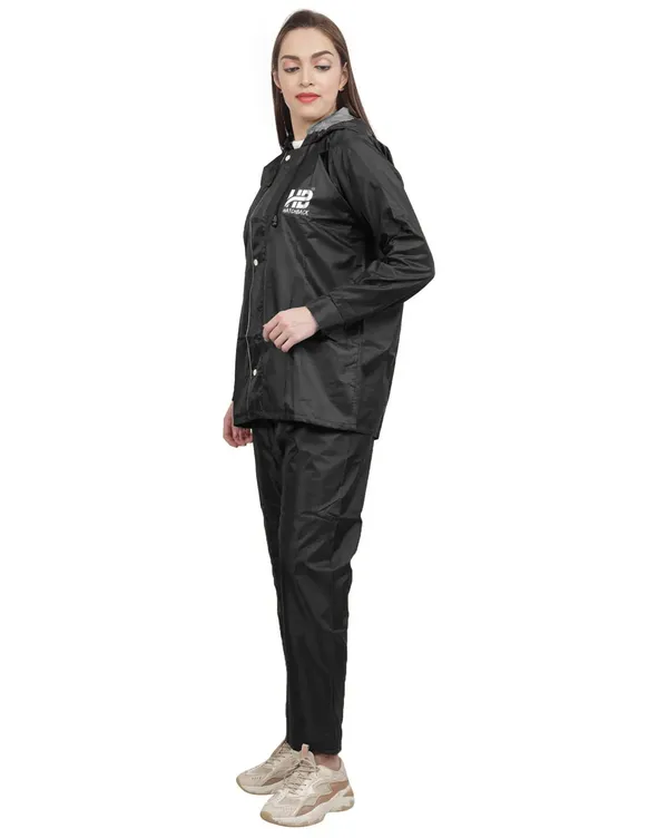 Black_Waterproof_Polyester_Raincoat_Set_For_Men_And_Women
